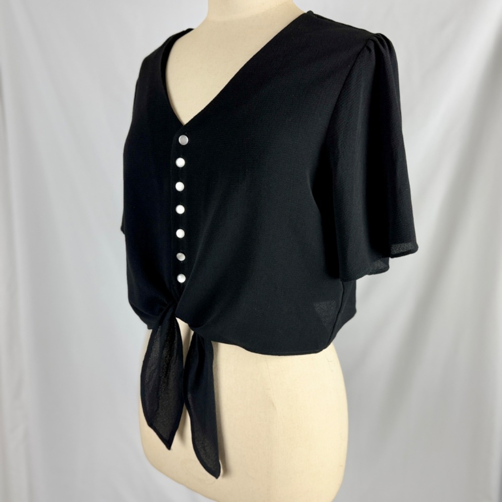 Gypsies & Moondust Black Tie-Front Crop Top - Picture 4 of 10